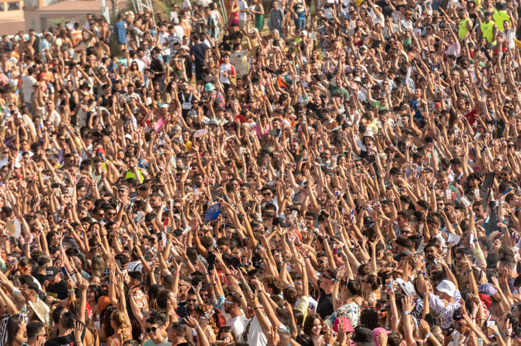 FOTO SB 4 - CROWD DIA